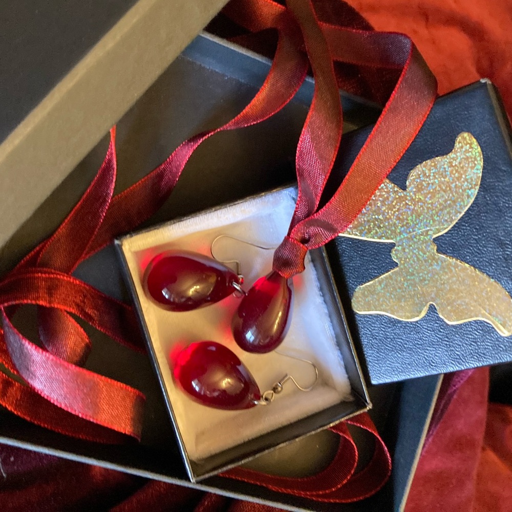 ♥️⭐️🩸RUBY RED GLASS EARRINGS🩸⭐️♥️ 3 PIECES ANTIQUE GLASS OVER 200 YEARS OLD🩸